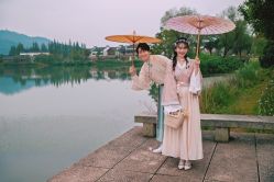 -唯一旅拍·颂当代影像艺术中心(上城店)