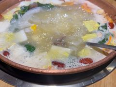 -洱火云南酸菜牛肉火锅(石景山当代商城店)