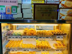 面包甜点陈列柜-美嘉华面包西饼店(红胜坊店)