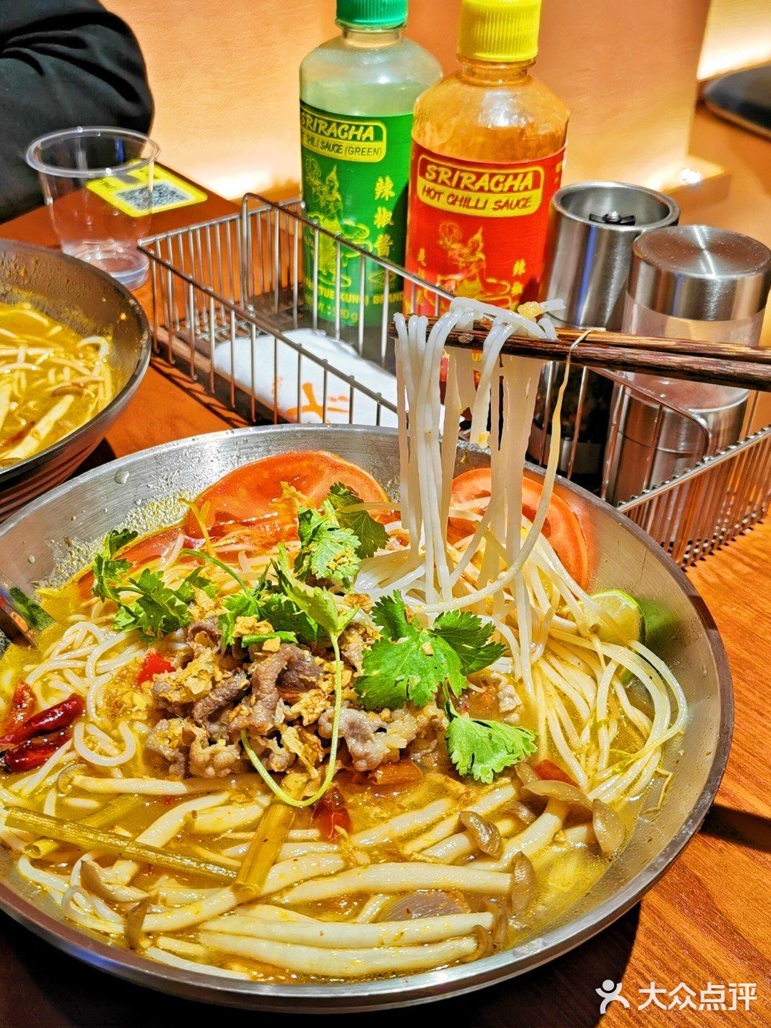 随手一拍就像穿越到东南亚的泰式链料理店～