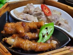 排骨大战凤爪-龙凤点心饼家·39年老字号(松岗店)