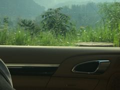-燕子河大峡谷天坑仙境