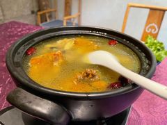 泉水老母鸡大闸蟹煲-箱美术馆私房菜(水晶郦城店)