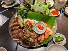 -大头虾越式风味餐厅(光明广场店)