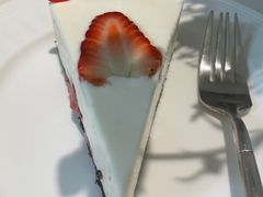 草莓酸奶乳酪蛋糕-双风车咖啡馆 Twin Windmills(六道口店)