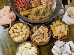 -黄潇洒老火锅(九眼桥宏济巷店)