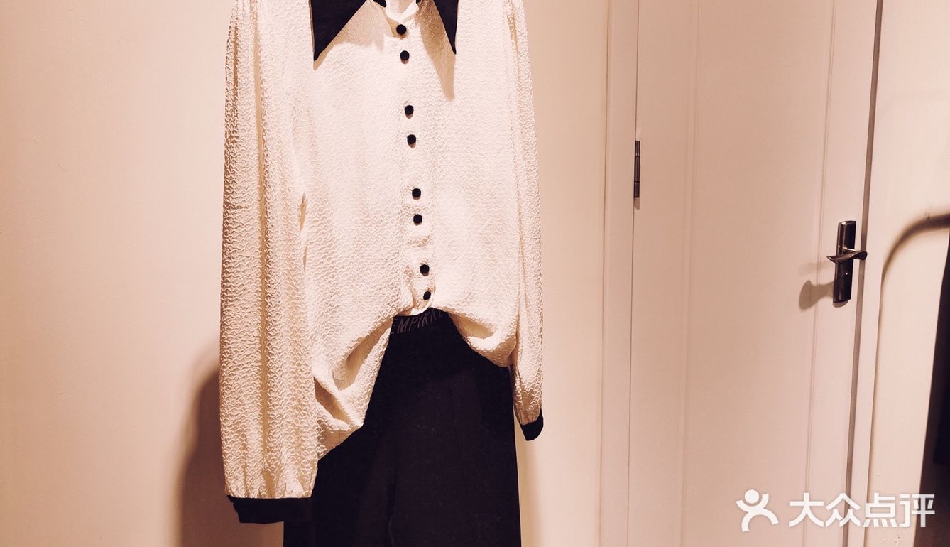 同事收藏了很久的店铺，还加了他们家上新群