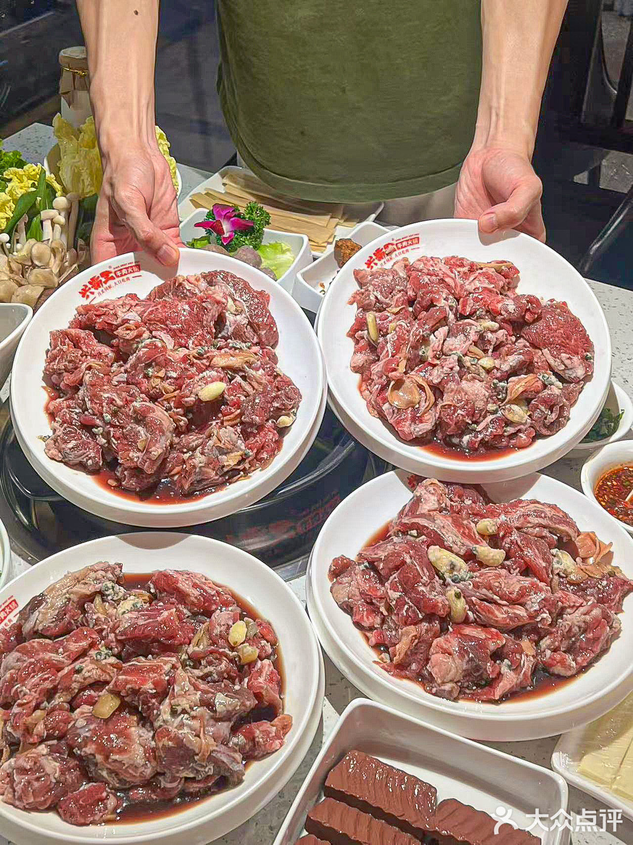 只有高品质的牛肉～才经得住这样的锅底吧 ️霸王牛肉