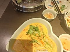 -大头虾越式风味餐厅(光明广场店)