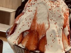 草莓生乳冰-怪物的冰与火(天虹商场中山路店)