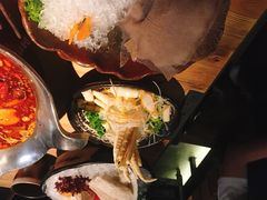 -湊湊火锅·茶憩(杭州湖滨银泰in77店)