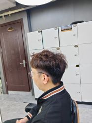 -藤野造型烫发染发