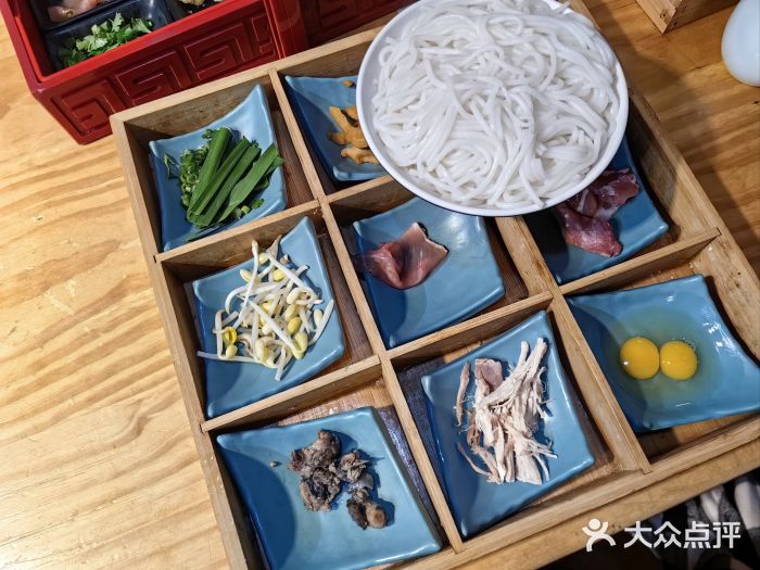 勺子米线·云南传统小吃市集(四方街店)图片