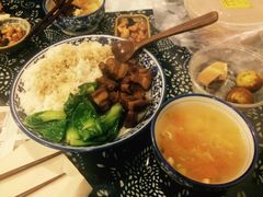 -蜗牛小馆醉乡民谣云南菜(惠新西里店)