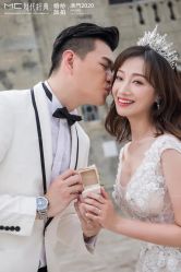 -现代经典婚纱摄影