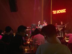 -TZ House音乐现场(来福士中心店)