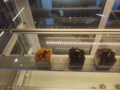 面包甜点陈列柜-比顿咖啡(和顺古镇店)