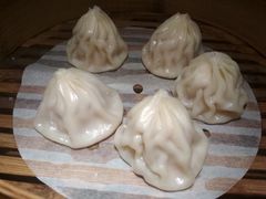 鸡汁鲜肉小笼汤包-南小馆(迪士尼小镇店)