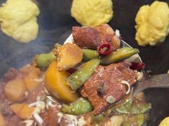 -哈尔滨烧烤·山河村铁锅炖(交大店)