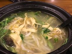 -丽虹云南过桥米线(兴工街店)