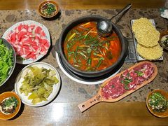 -贵厨酸汤牛肉(花果园国际中心店)