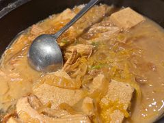 酸菜炖拆骨肉-锦绣金山人家(友谊店)