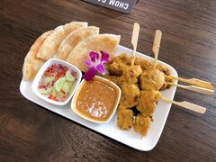 -Chom Cafe and Restaurant