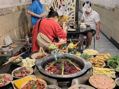 -洞亭火锅(防空洞总店)