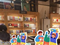 -新华里咖啡书吧(新华书店小寨店)