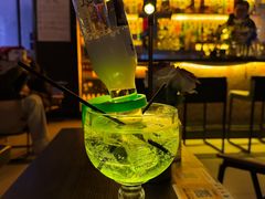 -Mx.cocktail bar