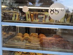 -85度C(生甜甜圈研究工坊·上海平凉店)