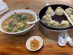 -罗卜李包子羊肉汤