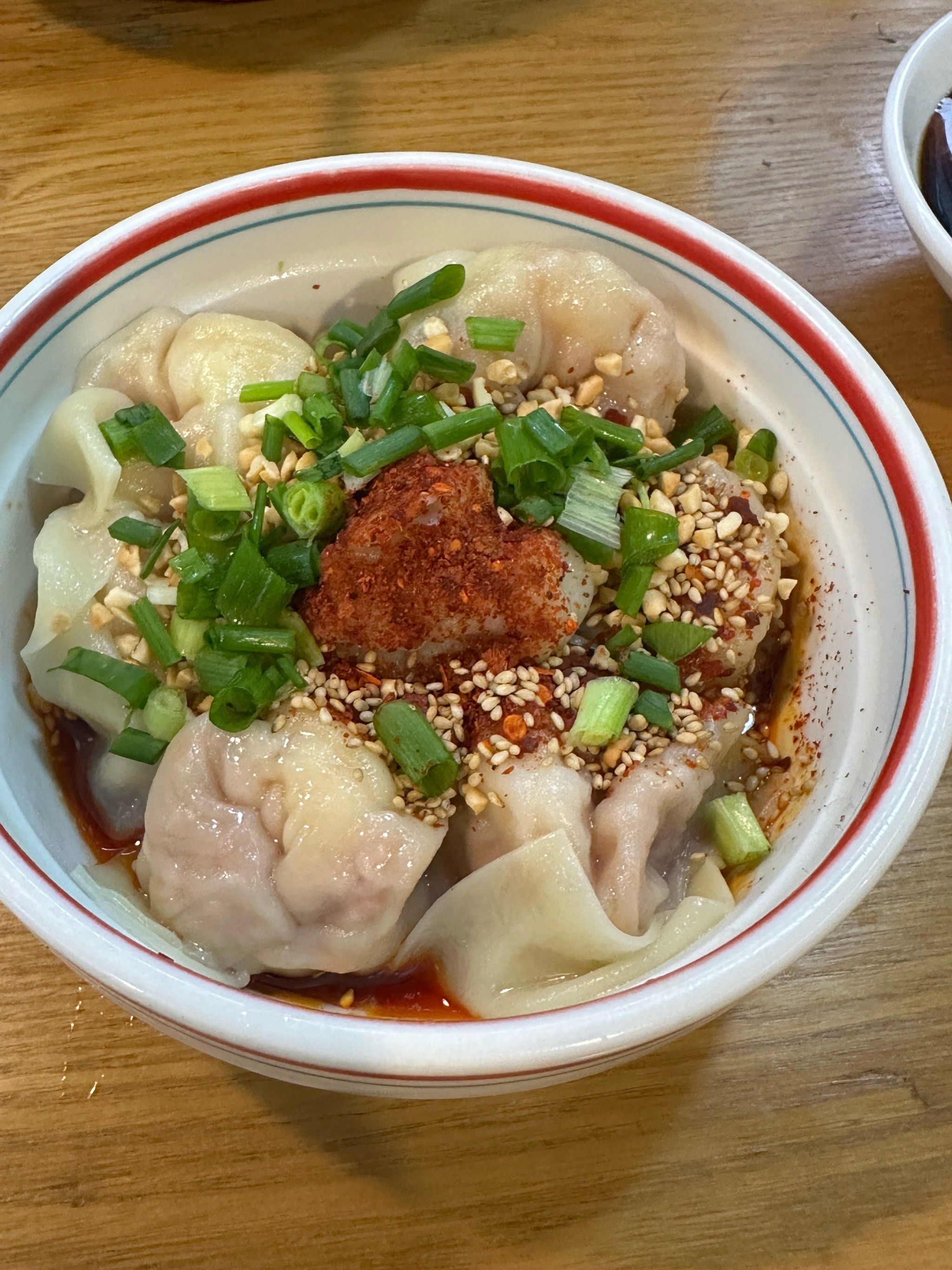 」选择「特色干海椒鲜虾蟹籽」抄手个头超大的那种