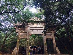 -灵岩山风景区