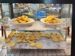 面包甜点陈列柜-大佛寺高级素食自助餐厅
