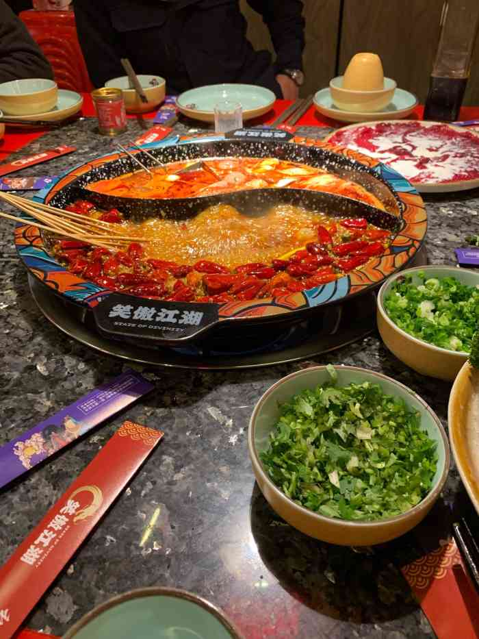 笑傲江湖老火锅(福华路店)-"这家店本来是可以给五星的,因为和朋友吃