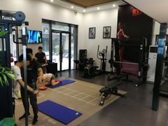 -思迈威健身(积玉桥万达店)