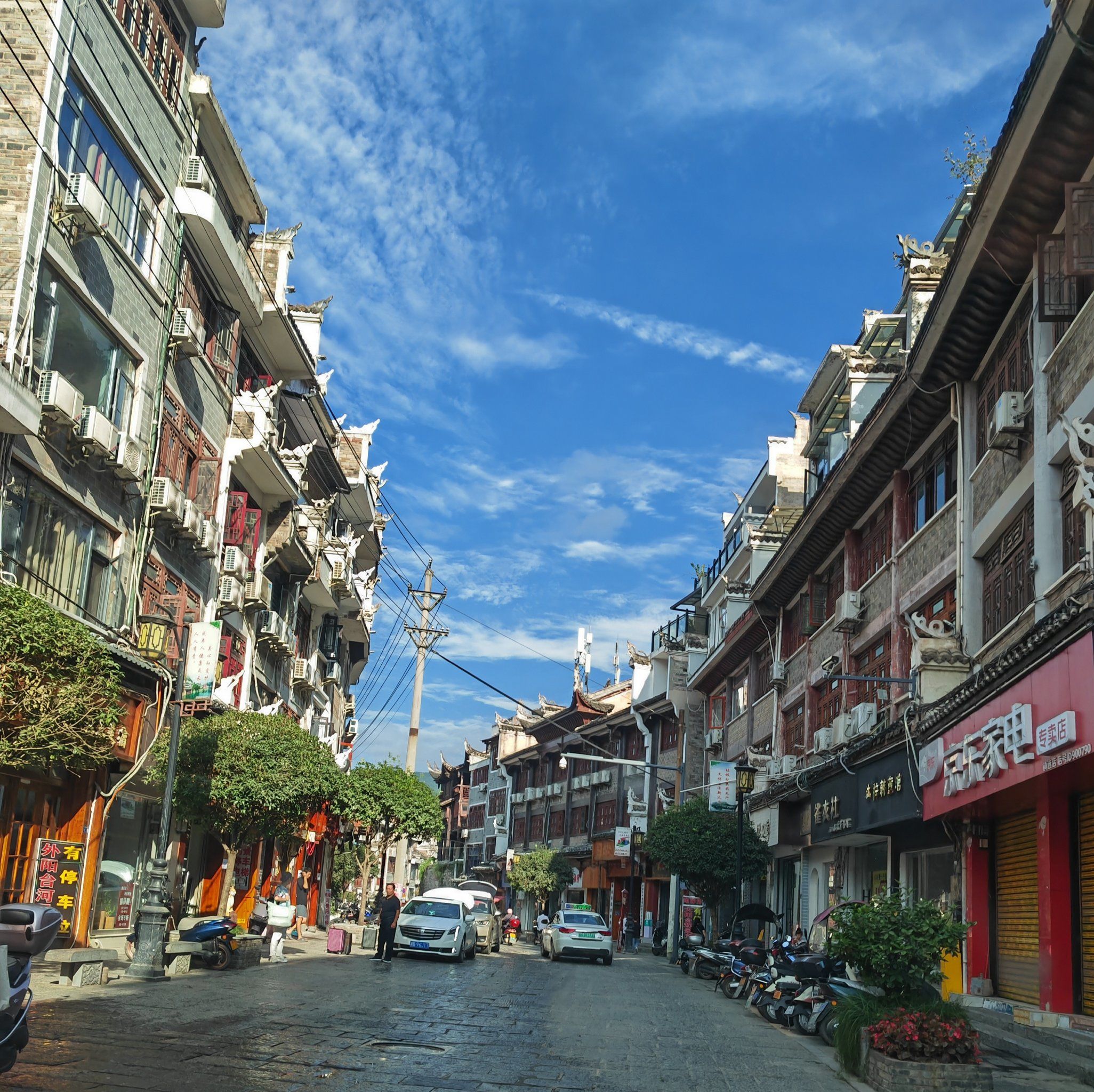 n来镇远古镇一直是我心心念念的地方,今年终于实现,没让我失望,虽然