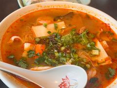 -大头虾越式风味餐厅(光明广场店)