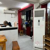 位于财大小吃街宝藏牛骨头店