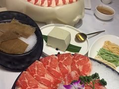 -德天肥牛海鲜火锅(城西银泰店)