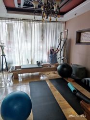 -威思丽高温瑜伽会馆