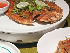 香茅草烤鲈鱼-一坐一忘云南菜(卓悦中心)