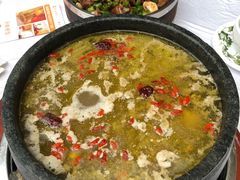 -鲁朗石锅鸡总店