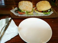 -Hooley's活利仕西餐厅(珠江新城店)