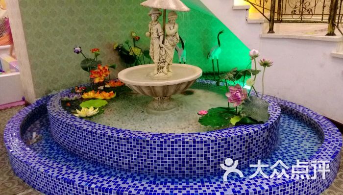 红鲤鱼大浴场图片 - 第5张