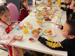 -布鲁豪斯亲子欢乐家庭餐厅