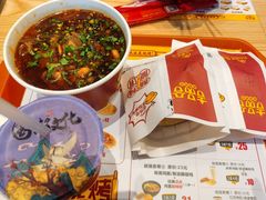 牛肉酸辣粉-吉品合酥脆烤饼(太平洋森活天地店)