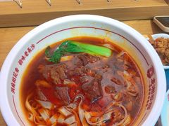 -呷佬·长沙手工米粉(金沙江路店)