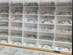 -诺柯视眼镜-蔡司依视路官方工厂店(淞南一店)